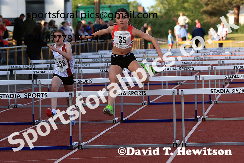 Hurdles, 2025 NEGP No 2, Monkton Stadium, Wednesday, May 28th. Photo: David T. Hewitson/Sports for All Pics